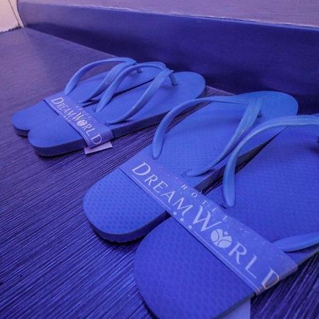 Hotel Dream World Araneta Cubao Quezon City Eksteriør billede