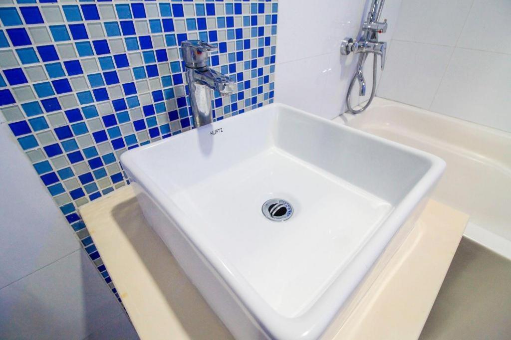 Hotel Dream World Araneta Cubao Quezon City Eksteriør billede